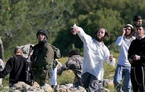 شبان فلسطينيون يطردون مستوطنين اقتحموا قرية شرقي رام الله