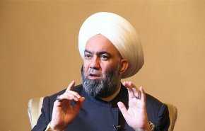 الشيخ خالد الملا يعلق على ارتداء الكاظمي ملابس الحشد الشعبي +صورة
