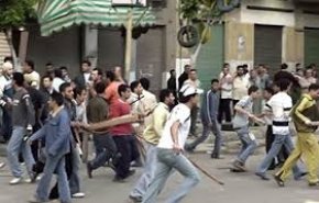 شاهد.. قتيل وجرحى بمشاجرة عنيفة بين عائلتين في مصر 