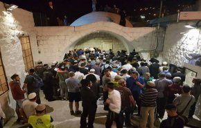 عشرات المستوطنين يحاولون اقتحام مدينة نابلس
