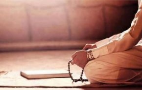 المغربيون يقيمون صلاة عيد الفطر في المنازل