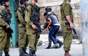 الاحتلال يعتقل 26 فلسطينيا بالضفة الغربية