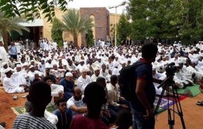 السودان يحظر صلاة عيد الفطر في المساجد