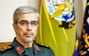 اللواء باقري يهنئ نظراءه في الدول الاسلامية بعيد الفطر السعيد
