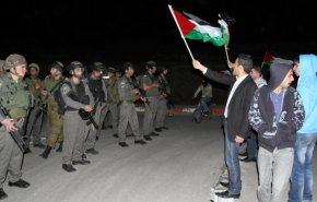 الاحتلال يعزل قرية بيت إكسا شمال غربي مدينة القدس 
