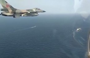 فيديو.. مقاتلات فنزويلية تؤمن حماية ناقلات النفط الإيرانية 