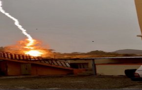 شاهد.. صاعقة تضرب منزلا في السعودية وهذا ما فعلت به!