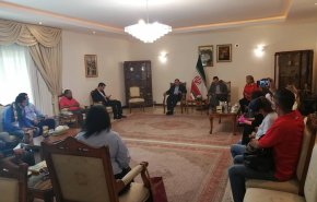 وفد فنزويلي يزرو سفارة طهران شاكرا مبادرتها النفطية