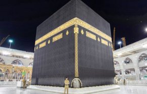 السعودية تعلن استمرار تعليق العمرة 