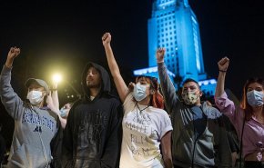 شوارع تحولت إلى رماد... احتجاجات واسعة على مقتل شاب تحت ركبة شرطي أمريكي