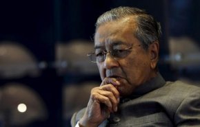 فصل مهاتير محمد من حزبه السياسي