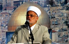 خطيب المسجد الأقصى يدعو لردع الكيان المحتل
