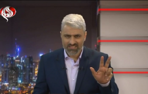 شاهد: مستشار بن سلمان 'الطفل' و'البلي ستيشن'