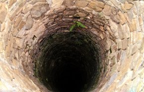 رفات سيدة في بئر تكشف لغزا من العصور الغابرة