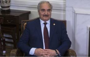 حفتر يصل القاهرة للتباحث حول الأوضاع في ليبيا 