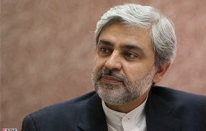 مقارعة الاستكبار السمة البارزة في مدرسة الامام الخميني (رض)