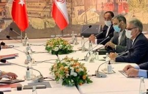 وزيرا خارجية ايران وتركيا يناقشان القضايا الاقليمية
