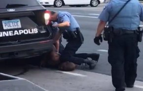 تسجيل صوتي جديد يفضح تورط الضباط في قضية فلويد + فيديو