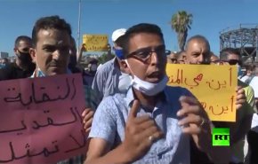 شاهد.. سائقو سيارات الاجرة يتظاهرون في الجزائر