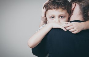 التعلق عند الأطفال.. صعوبات وحلول

