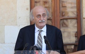 جنبلاط: لا تراهنوا على الذين يريدون تمزيق لبنان