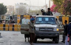 المعركة بين'الانتقالي' وهادي تحتدم في سقطرى والاخير يستعين بالرياض!