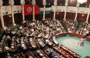 تونس: جلسة برلمانية ساخنة ومطالبات باستقالة رئيس الحكومة