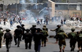 اصابة شبان فلسطينيين بجروح في مواجهات مع الاحتلال بالخليل