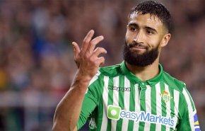 شاهد.. ردة فعل عنيفة من لاعب اسباني بعد طرده بالبطاقة الحمراء