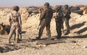 شاهد/ الجيش السوري يضبط كميات هائلة من الاسلحة معدة للتهريب الى ادلب