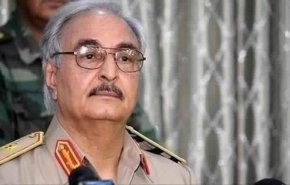 فايننشال تايمز: حفتر بات عبئا على فرنسا ولم تعد له قيمة
