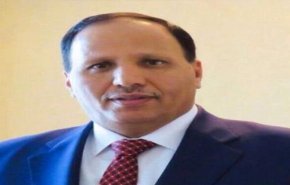 مستشار يمني يدعو اليمنيين للانتفاض ضد التحالف السعودي