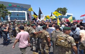 شاهد.. تجدد الاحتجاجات ضد التدخلات الاميركية في لبنان
