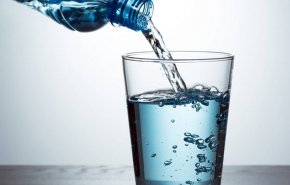 إكثروا من شرب الماء في الأيام الحارة.. لهذه الأسباب