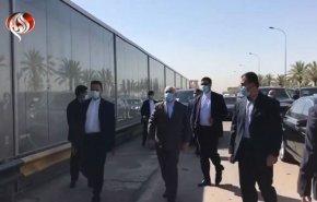 شاهد.. ظريف يزور موقع استشهاد سليماني والمهندس ببغداد