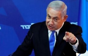 شتائم بين نتنياهو وايهود باراك بسبب علم فلسطين!