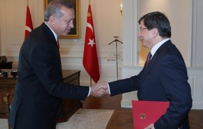 أوغلو يتهم أردوغان بتحويل حزب العدالة والتنمية لتشكيل عائلي