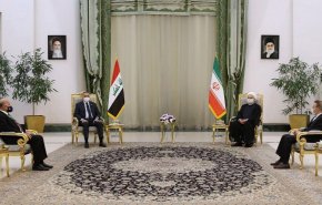 صور.. لقاء خاص يجمع روحاني ورئيس الوزراء العراقي بطهران