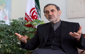 مالذي قاله ولايتي حول لقاء قائد الثورة الاسلامية مع الكاظمي؟