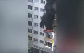 شاهد.. طفلان فرنسيان ينجوان من الحريق بفضل تدخل شاب عربي