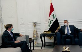 الكاظمي يستقبل السفير البريطاني في بغداد