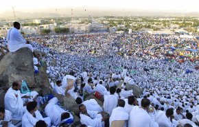 الملك السعودي يعلن قراره بشأن خطبة يوم عرفة