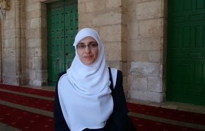 الاحتلال يعتقل مرابطة فلسطينية