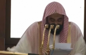 إمام المسجد الحرام مخاطبا المسلمين: لا تتركوا مجالا للإرجافات والدعاية