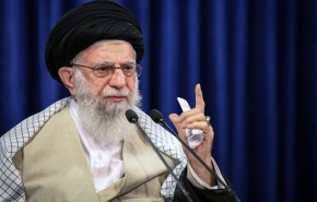 شاهد..قائد الثورة يعلق علی موضوع التفاوض مع اميركا