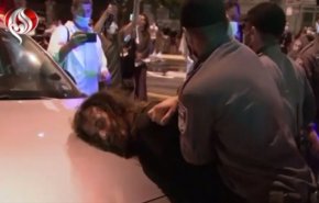 بالفيديو .. نتنياهو يواجه المظاهرات ضده بالعنف والإعتقال 