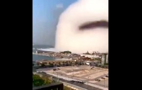 فيديو جديد للحظة وقوع انفجار مرفأ بيروت وهذا ما حصل للساحل!