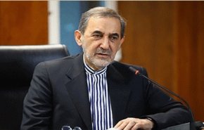 ولايتي: حادث بيروت أدمى قلب الشعب الايراني