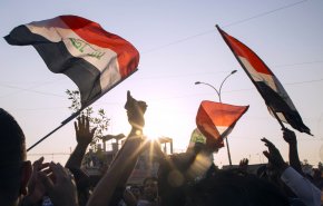 عشرات العراقيين يتظاهرون وسط البصرة للمطالبة بالقصاص 