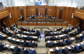 نواب لبنانيون يقدمون استقالتهم من المجلس النيابي